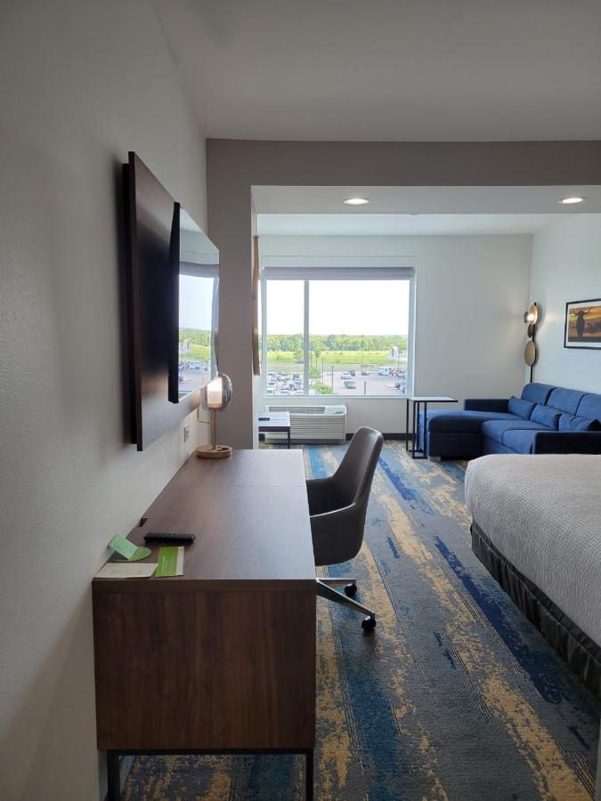 La Quinta Inn & Suites By Wyndham تيريل المظهر الخارجي الصورة