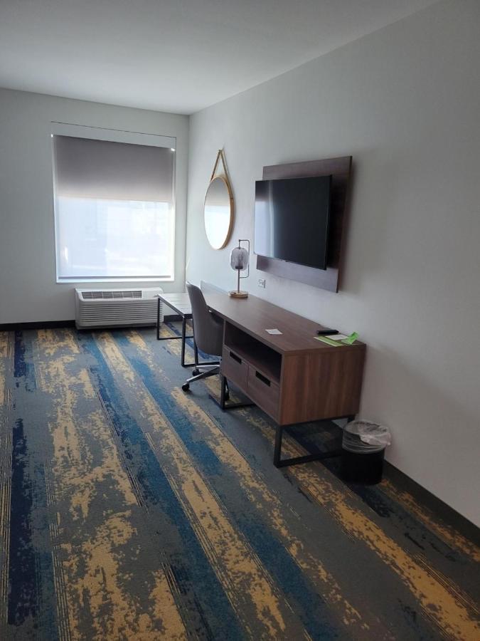 La Quinta Inn & Suites By Wyndham تيريل المظهر الخارجي الصورة