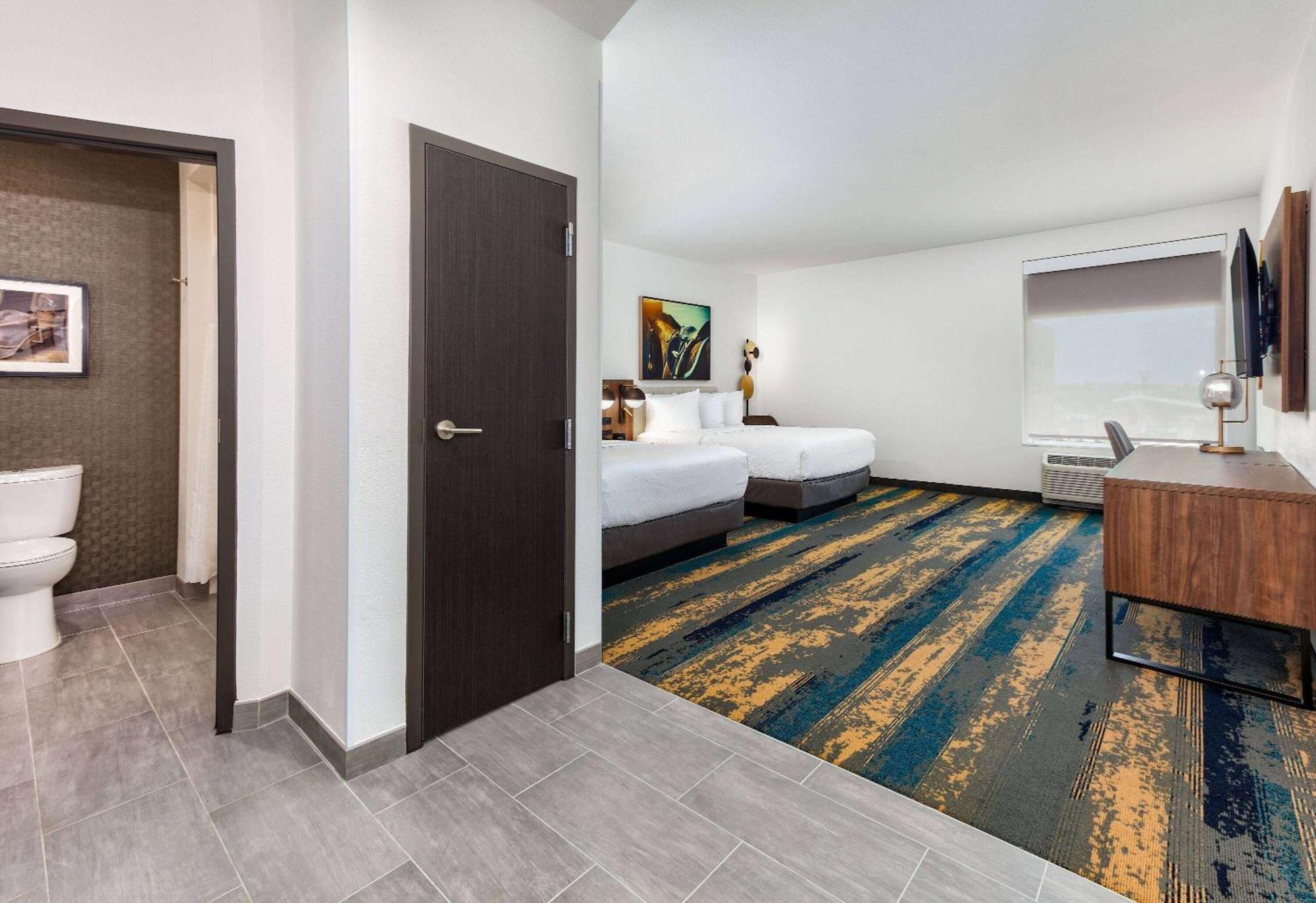 La Quinta Inn & Suites By Wyndham تيريل المظهر الخارجي الصورة